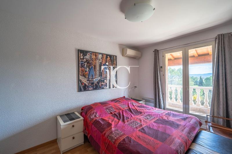 Maison - 200 m² - 6 pièces