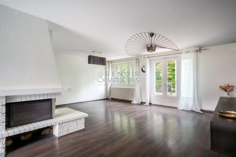 Maison - 168 m² - 9 pièces