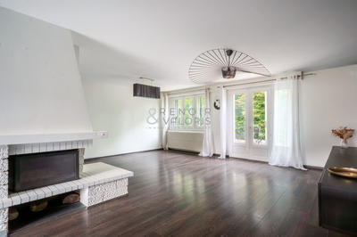 Maison - 168 m² - 9 pièces