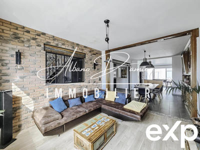 Maison - 208 m² - 9 pièces