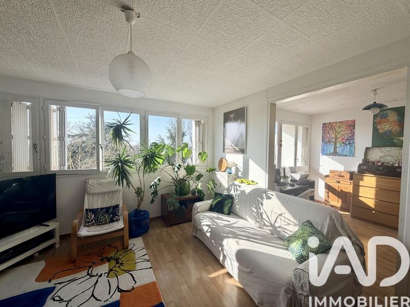 Appartement - 80 m² - 3 pièces