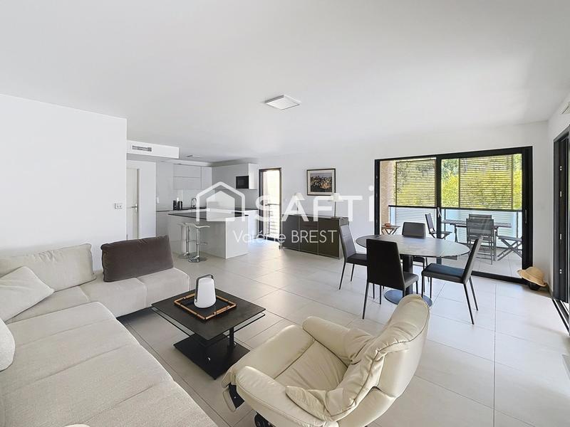 Appartement - 100 m² - 4 pièces