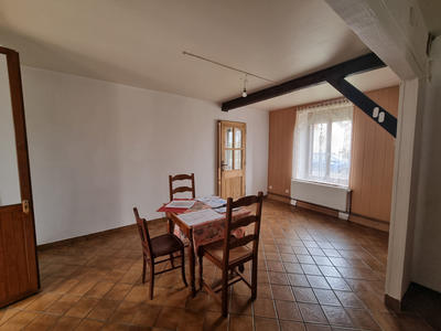 Maison - 99 m² - 5 pièces
