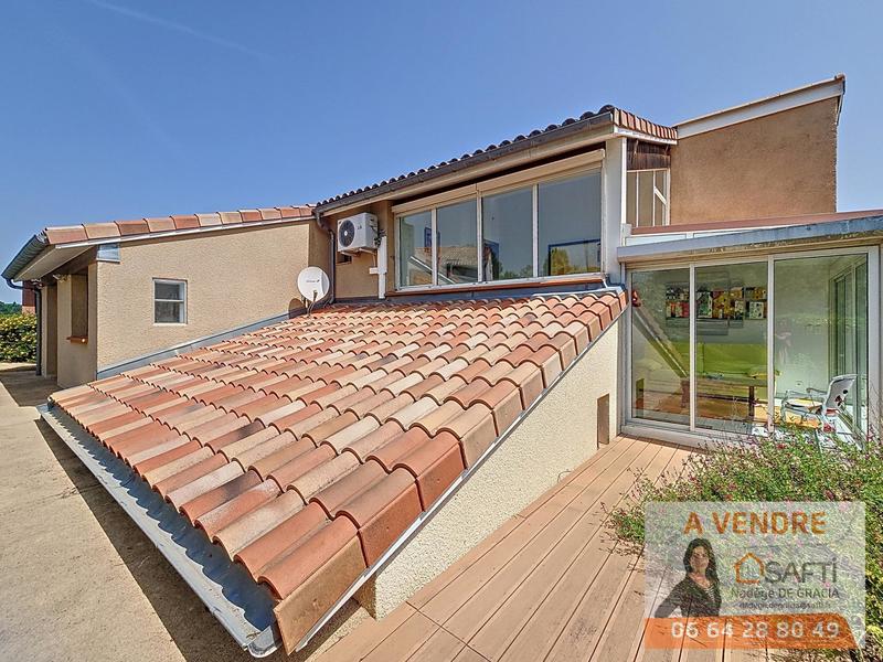 Maison - 220 m² - 7 pièces