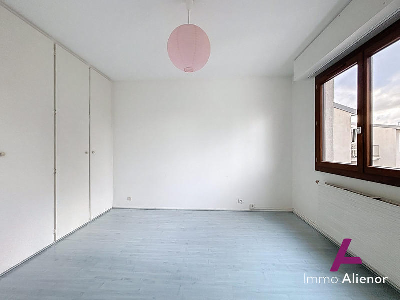Appartement - 93 m² - 4 pièces