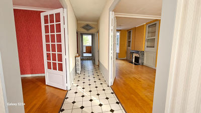 Maison - 195 m² - 9 pièces