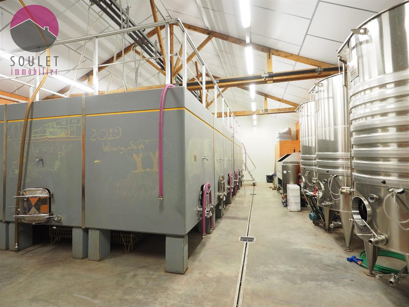 Propriété - 575 m² - 15 pièces