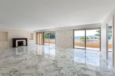 Appartement - 153 m² - 4 pièces