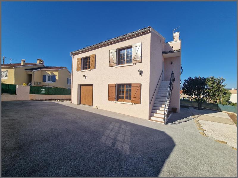 Maison - 140 m² - 6 pièces