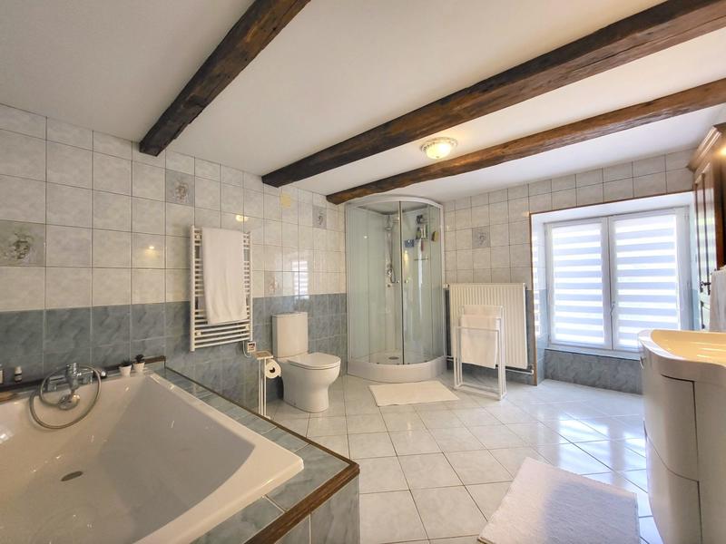 Maison - 267 m² - 8 pièces