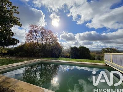 Maison - 235 m² - 7 pièces