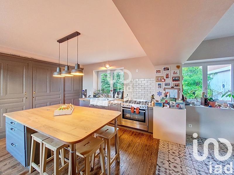 Maison - 212 m² - 7 pièces