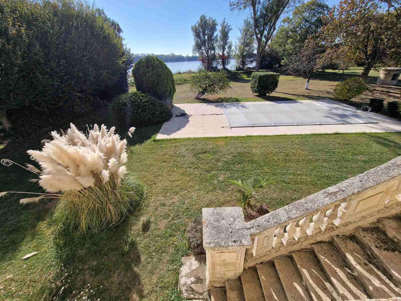 Propriété - 353 m² - 11 pièces