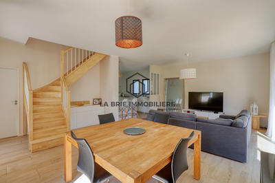 Maison - 139 m² - 7 pièces