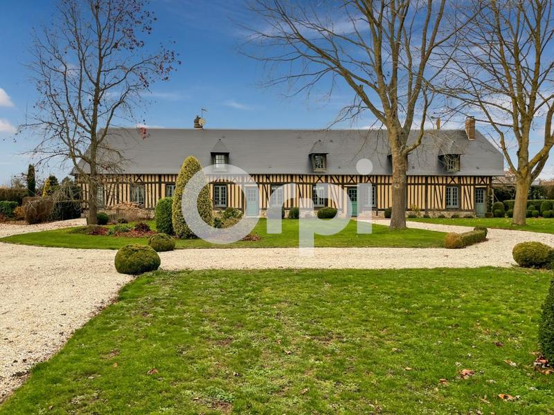 Propriété - 236 m² - 6 pièces