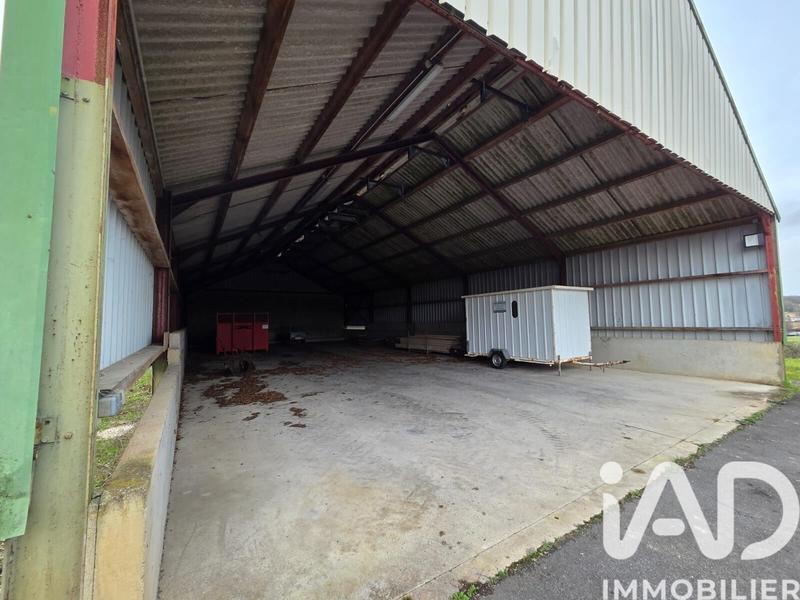 Appartement - 2 280 m² - 5 pièces