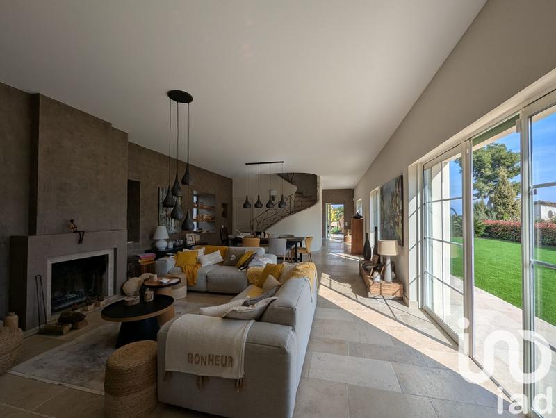 Maison - 192 m² - 6 pièces