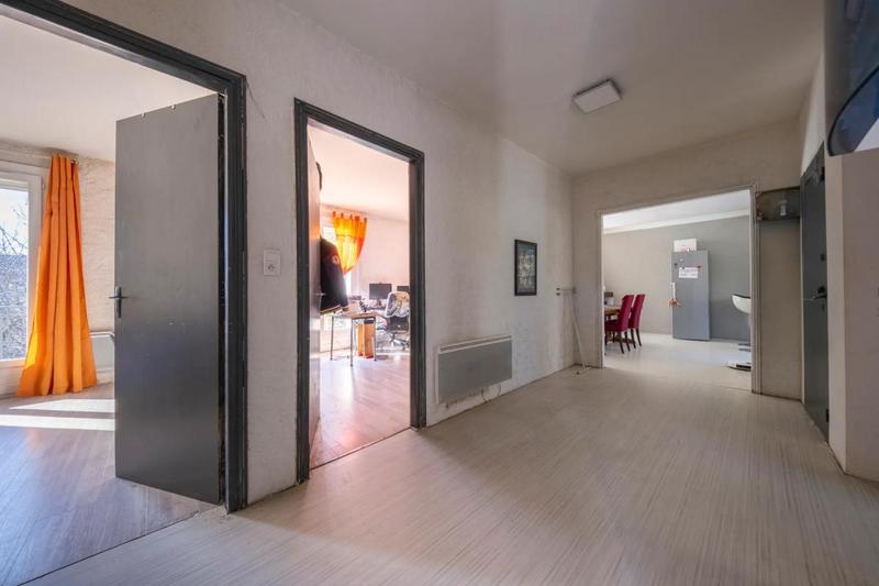 Maison - 250 m² - 11 pièces