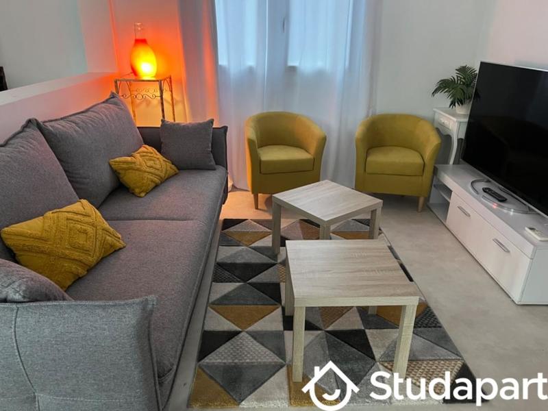 Chambre - 9 m² - 1 pièce