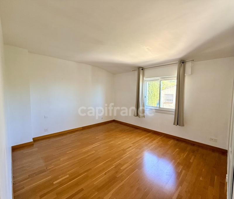 Maison - 315 m² - 11 pièces