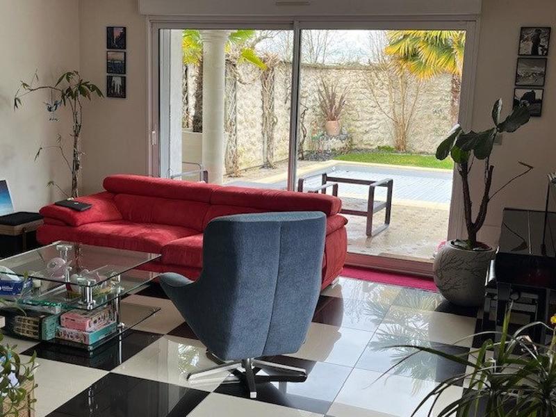 Maison - 230 m² - 7 pièces