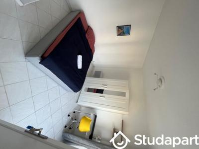 Chambre - 13 m² - 1 pièce