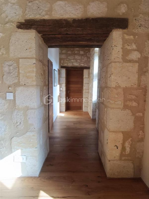 Château - 1 307 m² - 22 pièces