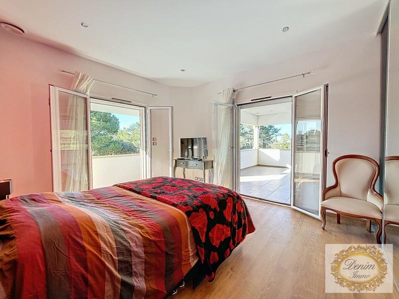 Villa - 180 m² - 6 pièces