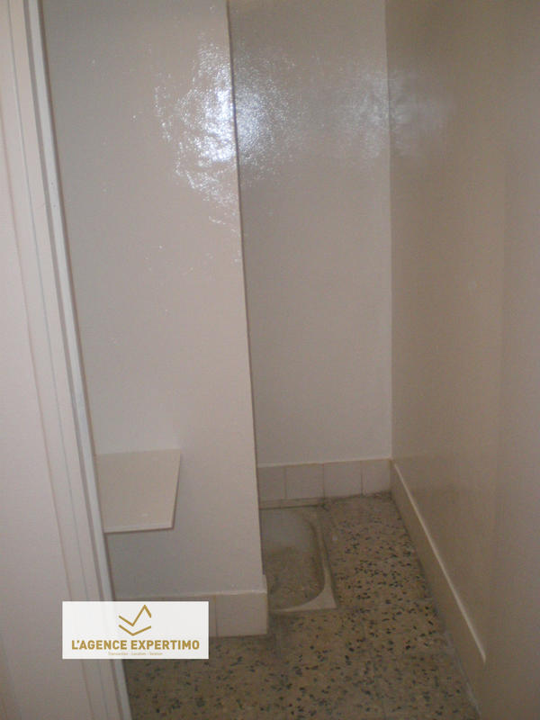 Entrepôt - 1 100 m²