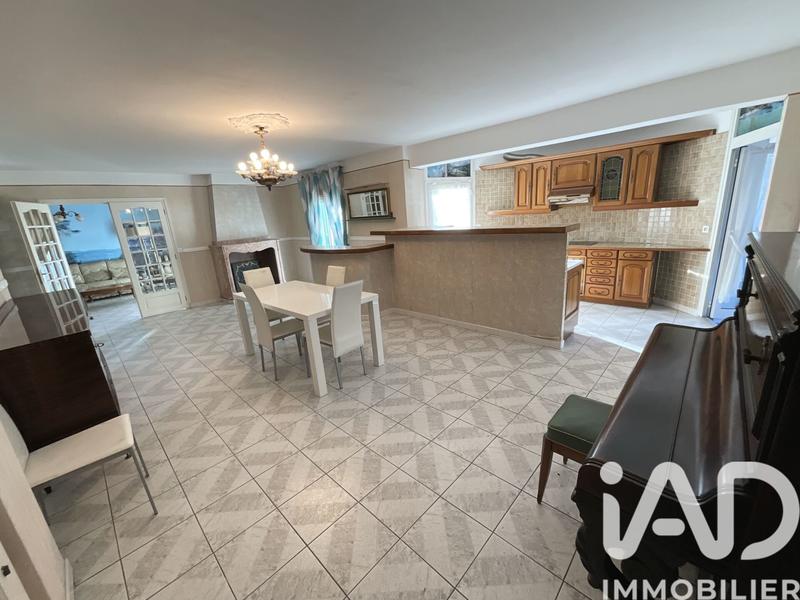 Maison - 398 m² - 11 pièces