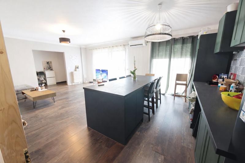 Maison traditionnelle - 210 m² - 5 pièces