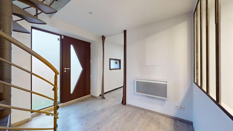 Maison - 260 m² - 9 pièces