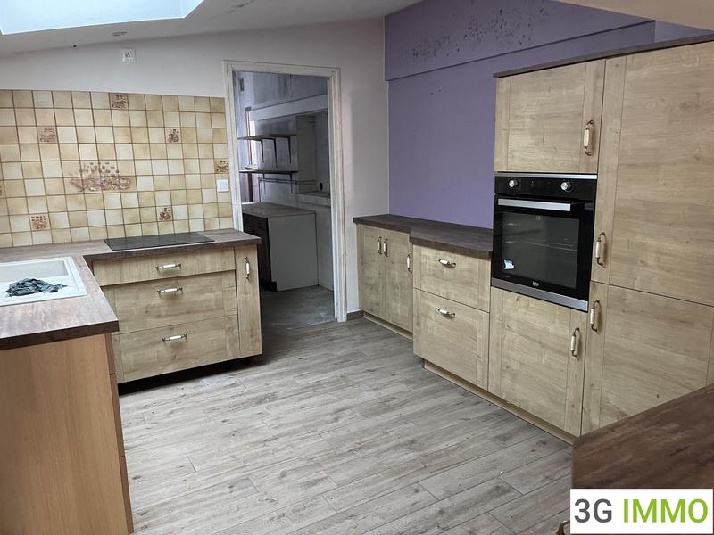 Maison - 240 m² - 8 pièces