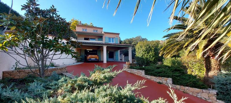 Villa - 139 m² - 6 pièces