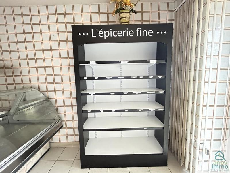 Local commercial - 300 m² - 5 pièces