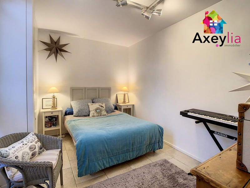 Maison - 258 m² - 12 pièces