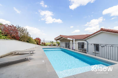 Maison contemporaine - 253 m² - 7 pièces