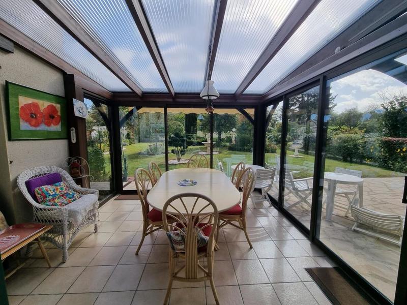 Maison - 221 m² - 8 pièces