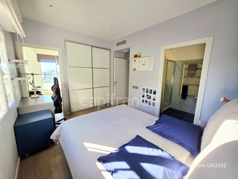 Appartement - 212 m² - 6 pièces