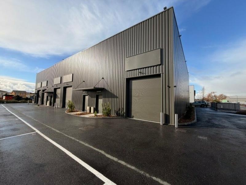 Local d'activité / Entrepôt - 93 m²