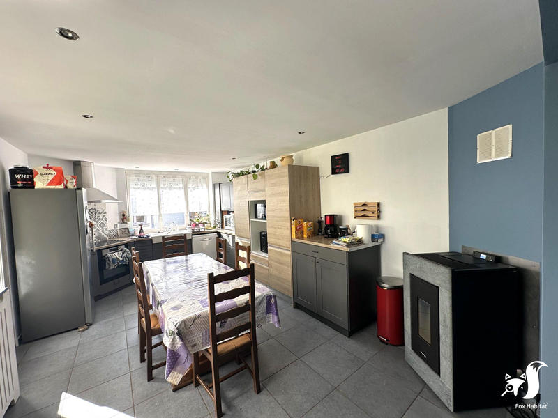 Maison - 181 m² - 7 pièces