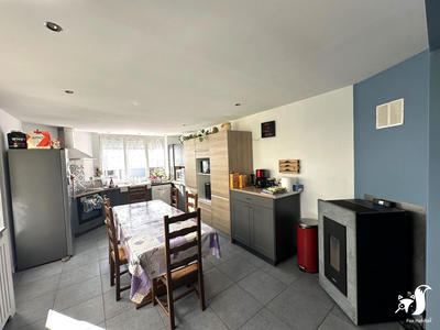 Maison - 181 m² - 7 pièces