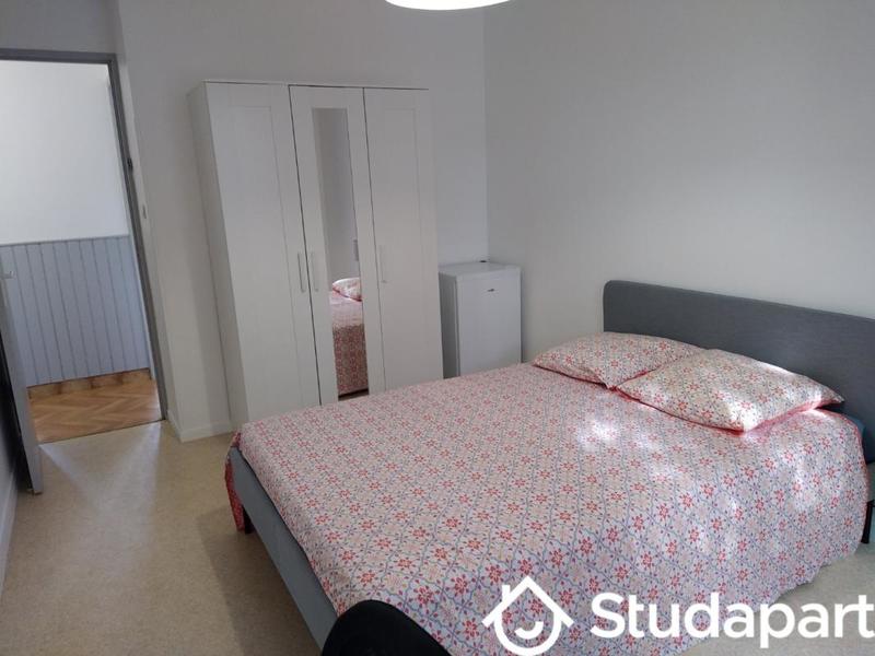 Chambre - 11 m² - 1 pièce