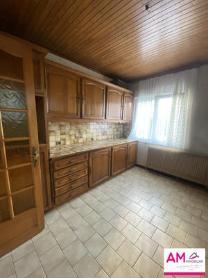 Maison - 99 m² - 5 pièces