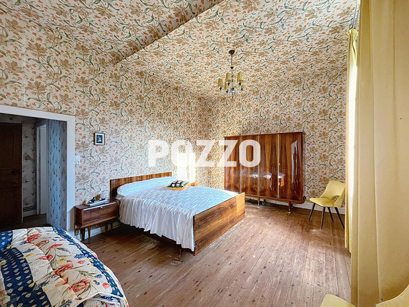 Maison - 170 m² - 8 pièces