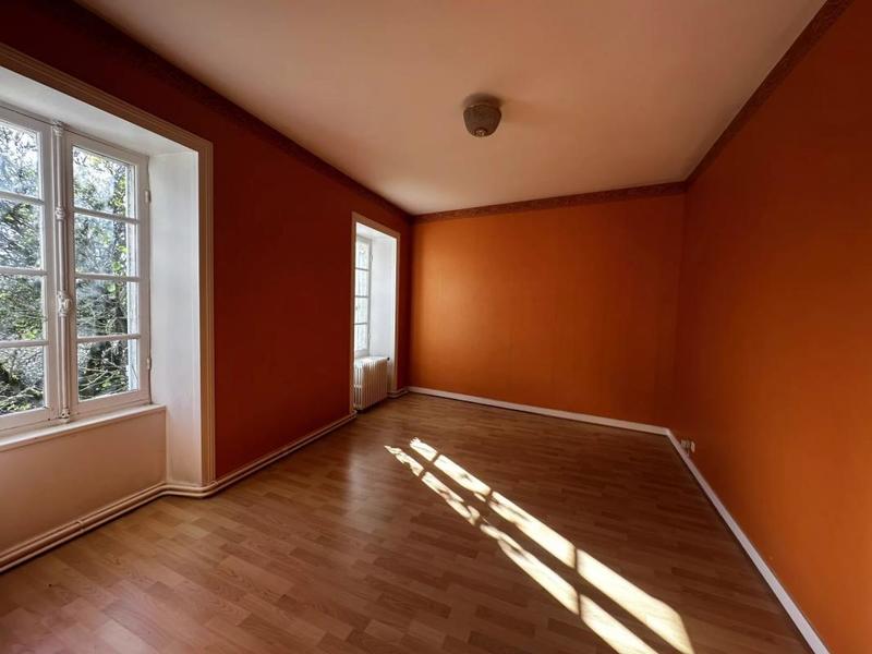 Propriété - 180 m² - 8 pièces