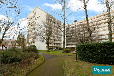 Appartement - 92 m² - 4 pièces