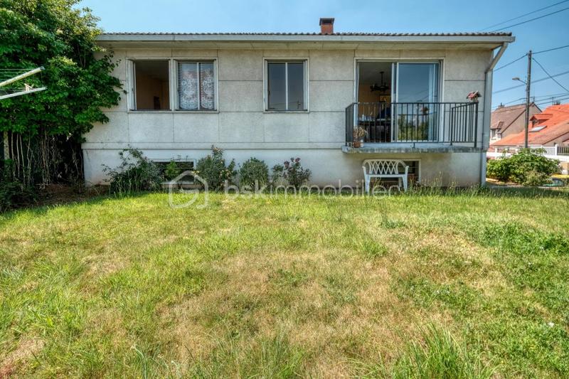 Maison traditionnelle - 81 m² - 4 pièces