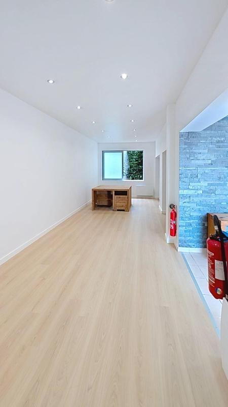 Local commercial - 75 m² - 4 pièces