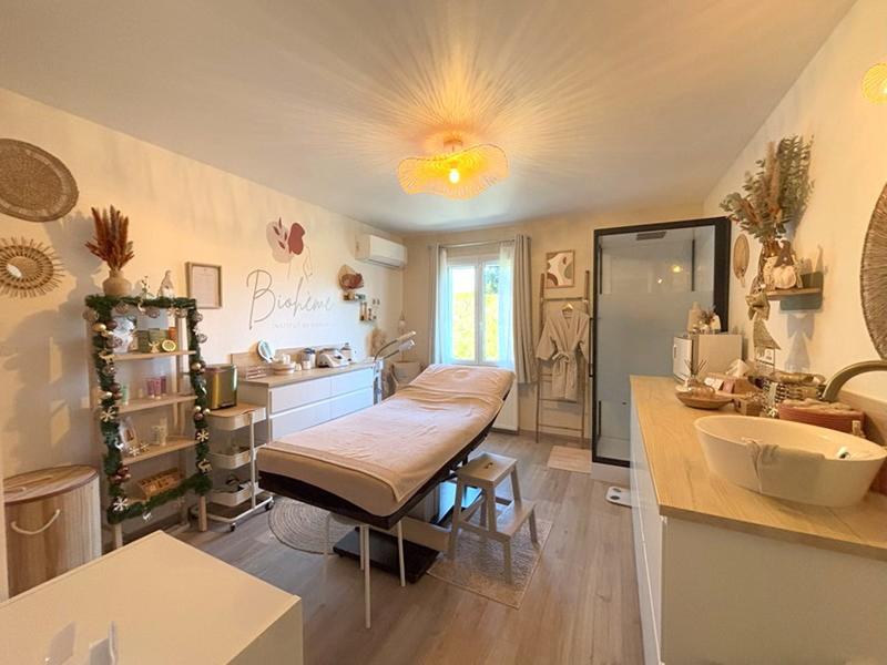 Maison - 170 m² - 9 pièces